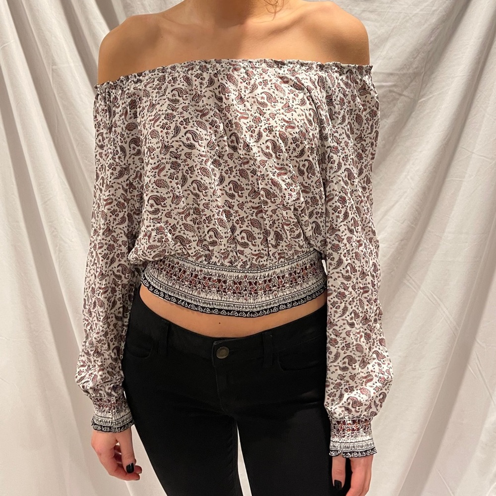 H & M top size medium. Crop and off the shoulder.